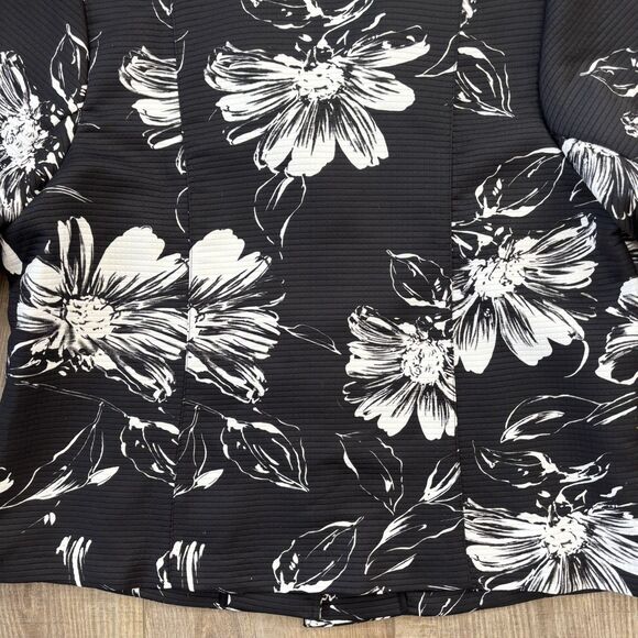 Susan Graver Style Black White Floral Button Up Jacket Size 1X Career Casual QVC - Picture 13 of 13